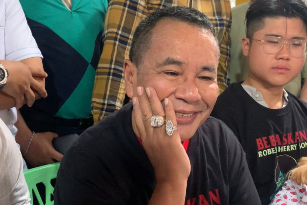 Sindir Teuku Ryan Soal Uang Rp500 Juta, Hotman Paris: Laki Kerja Keras, Otak&nbsp;Cerdas!