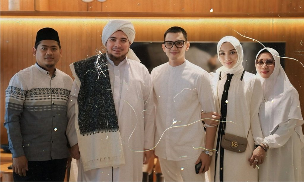 Citra Kirana dan Rezky Aditya Mohon Maaf Jelang Berangkat&nbsp;Haji