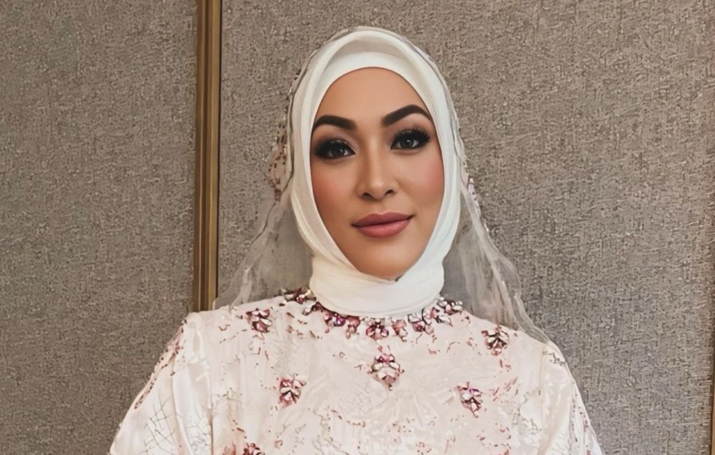 Angelina Sondakh Menangis Dengar Pesan Aaliyah Massaid saat Momen&nbsp;Pengajian
