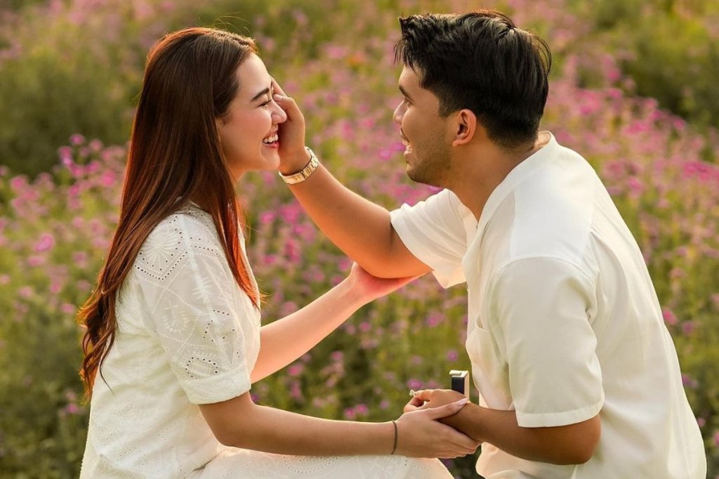 Aaliyah Massaid dan Thariq Halilintar Berpelukan Usai Tumbangkan Sean Gelael di Badminton&nbsp;Clash