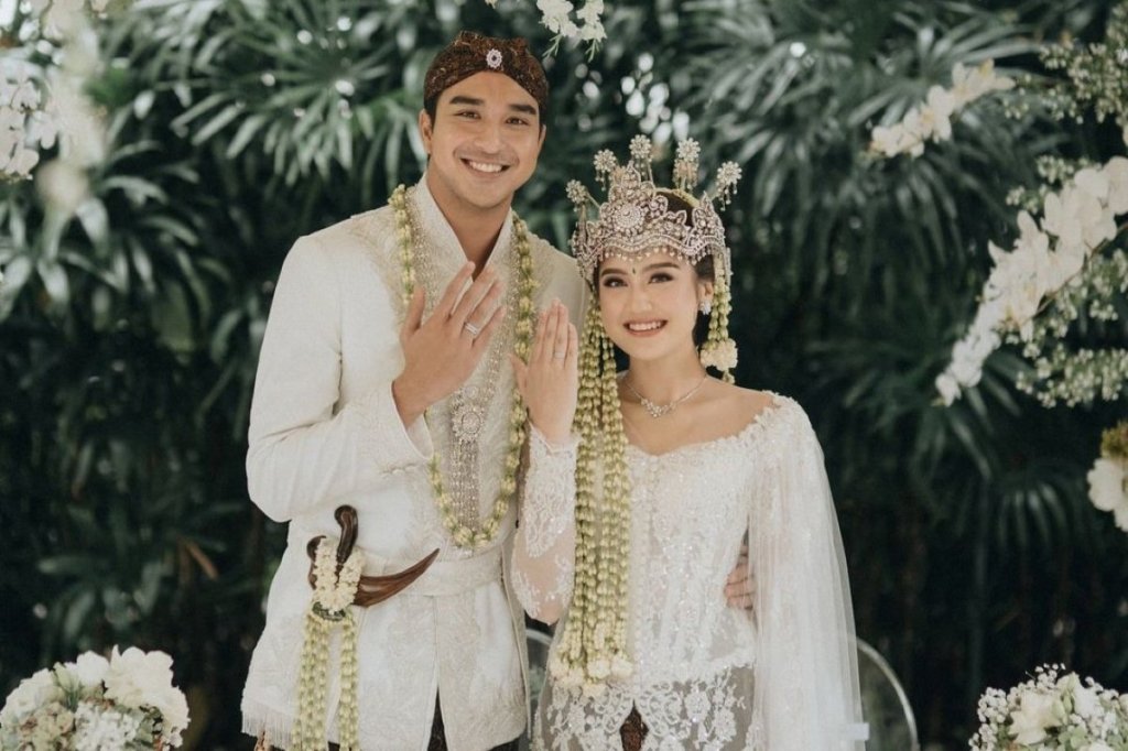 6 Artis Indonesia Gelar Pernikahan di Bulan&nbsp;Suro