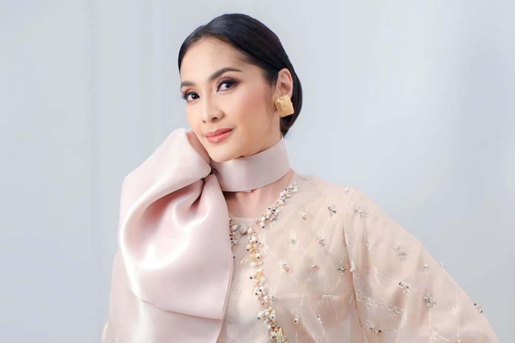 Begini Kondisi Suami Maudy Koesnaedi yang Alami Kecelakaan